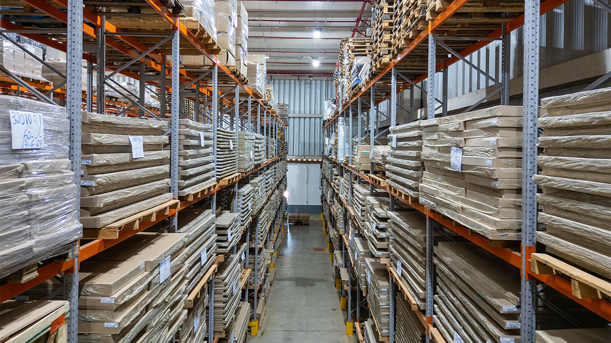 Galpão de centro de distribuição com cross docking
