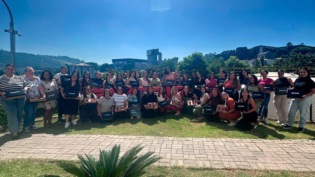 Equipe de mulheres da Favorita Transportes